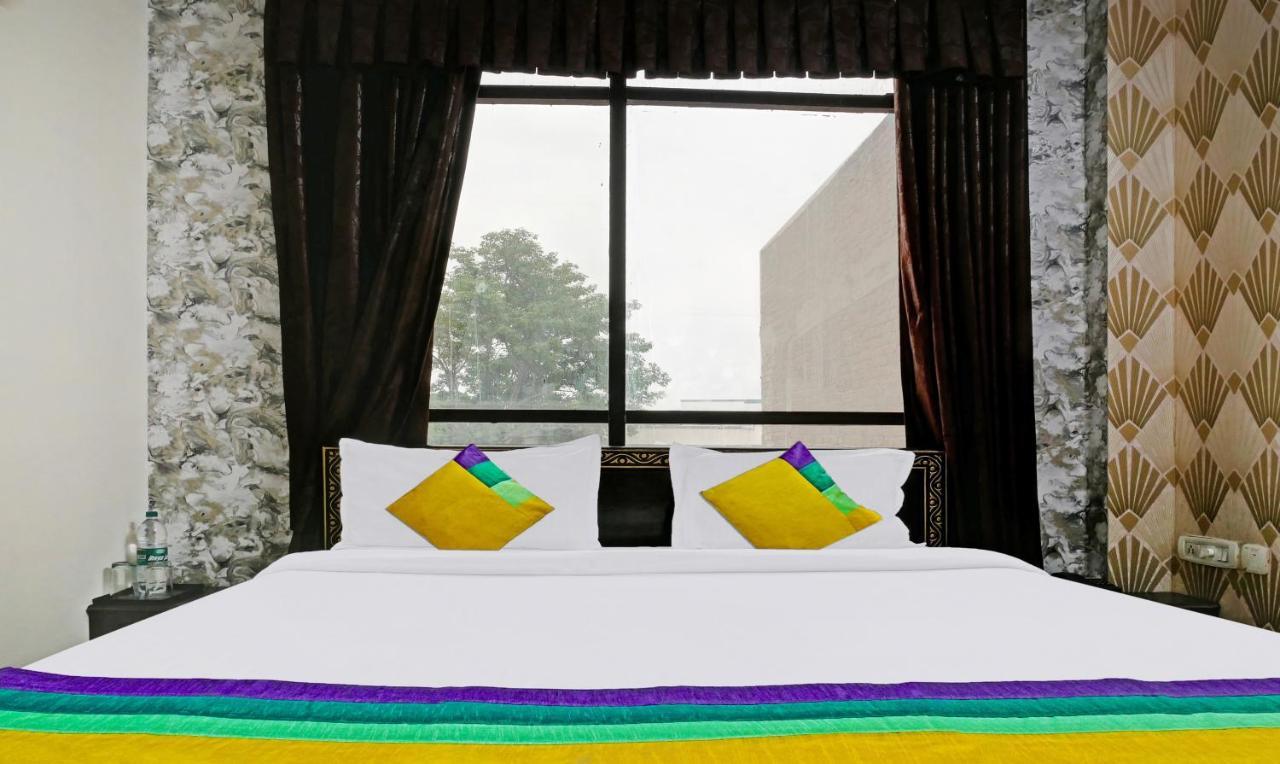 Itsy By Treebo - Ashoka Grand Hotel Varanasi Exterior foto